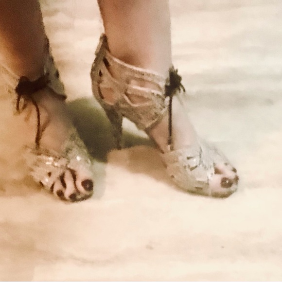 Christian Siriano Snake skin look sandals - Picture 2 of 9